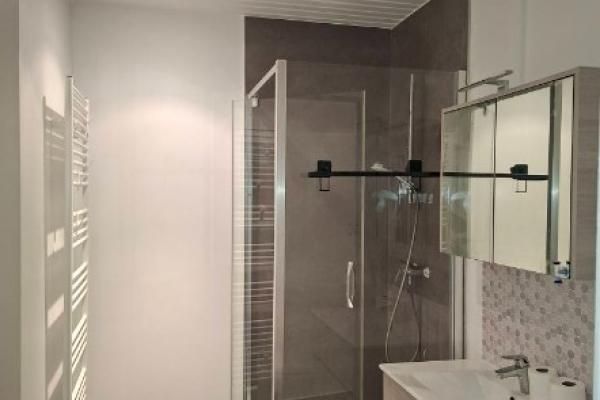 Rénovation et traitement anti-champignons d’une salle de bain dans la province du Luxembourg